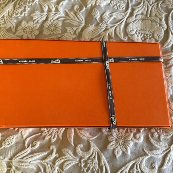 NEW Hermes Cashmere Casaque Zig Zag Scarf Etoupe/Ivory - Picture 6 of 6